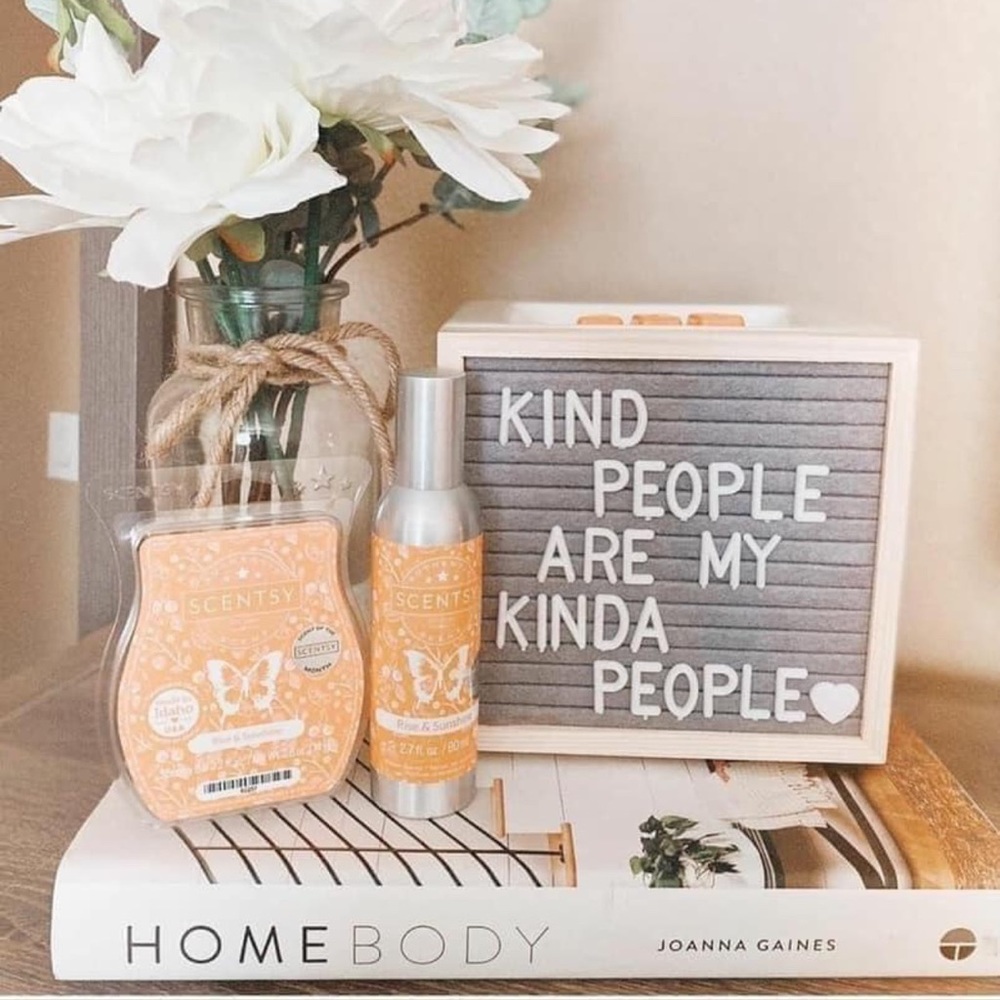 NIB Scentsy Letterboard Warmer